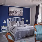 Apartone Altstadt-hotel 4*