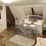 Hotel Apartone Altstadt-hotel 4*