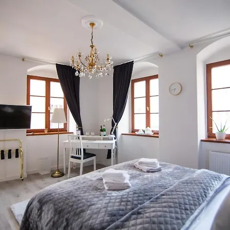 Apartone Altstadt-hotel 3*