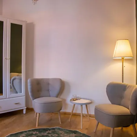 Apartone Altstadt-hotel 3*