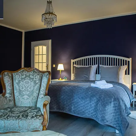 Hotel Apartone Altstadt-hotel 4*